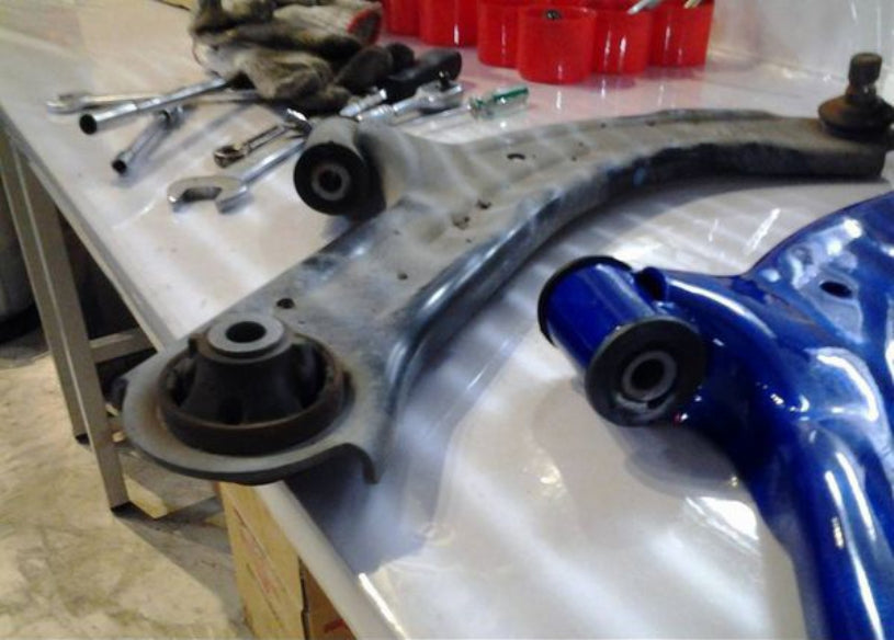 HARDRACE FRONT LOWER CONTROL ARM HardRace