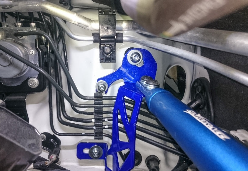 HARDRACE FRONT STRUT BRACE HardRace