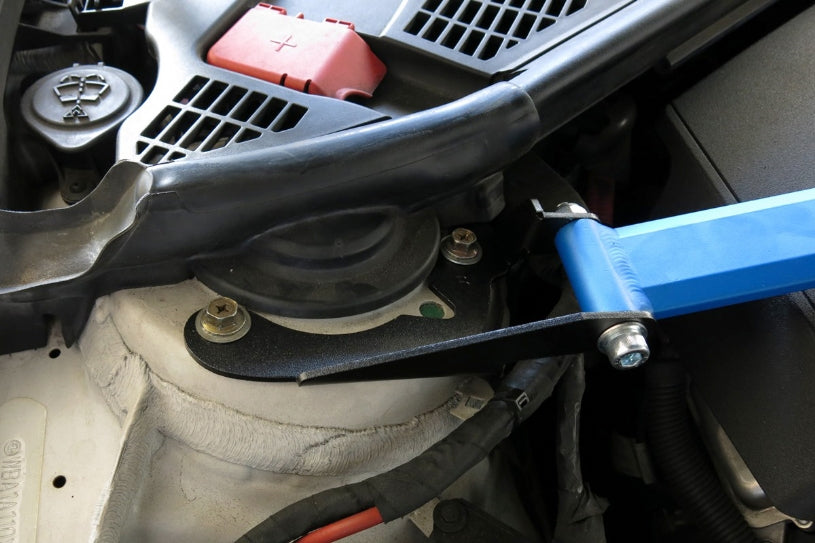 HARDRACE FRONT STRUT BRACE HardRace
