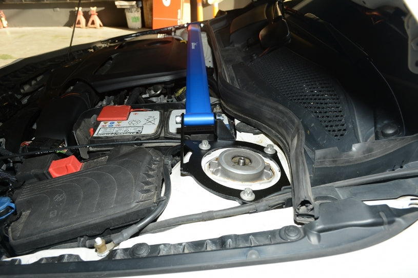 HARDRACE FRONT STRUT BRACE HardRace
