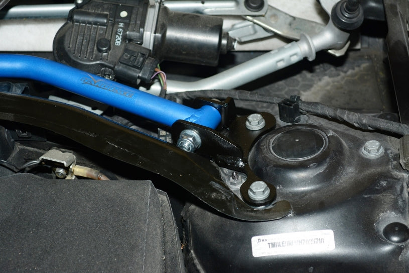 HARDRACE FRONT STRUT BRACE (LHD ONLY) HardRace
