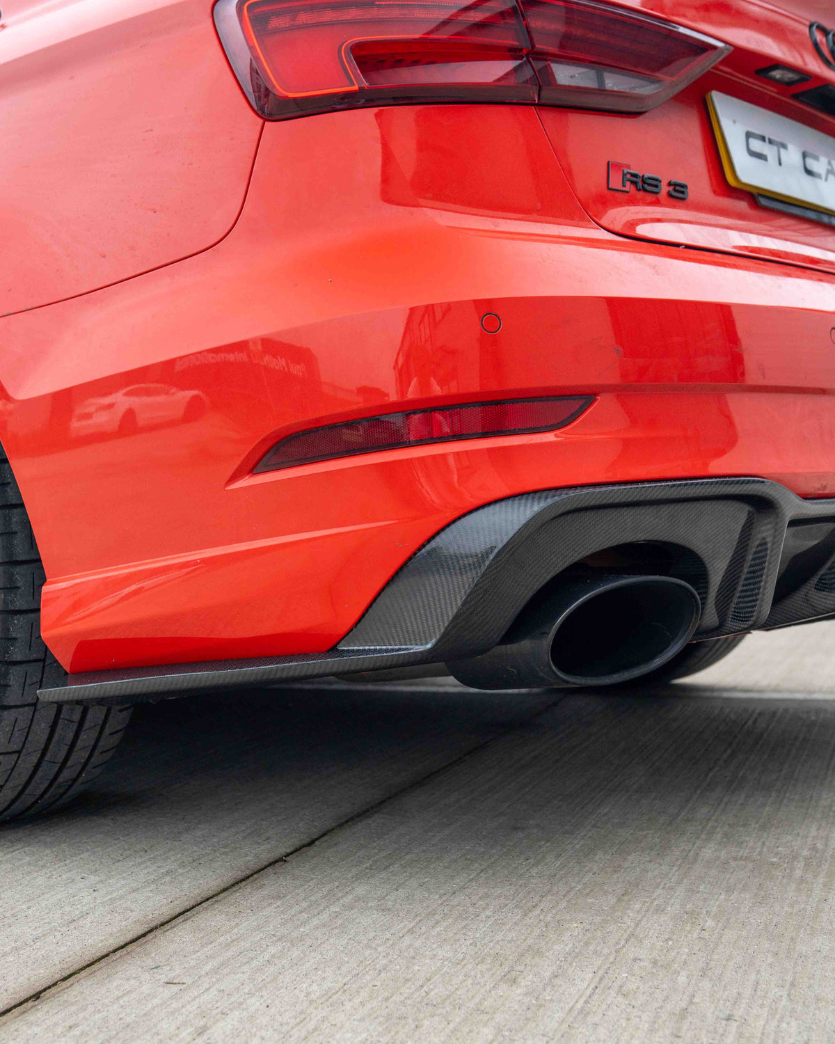 AUDI RS3 8V SALOON REAR CARBON DIFFUSER WITH DTM LIGHT