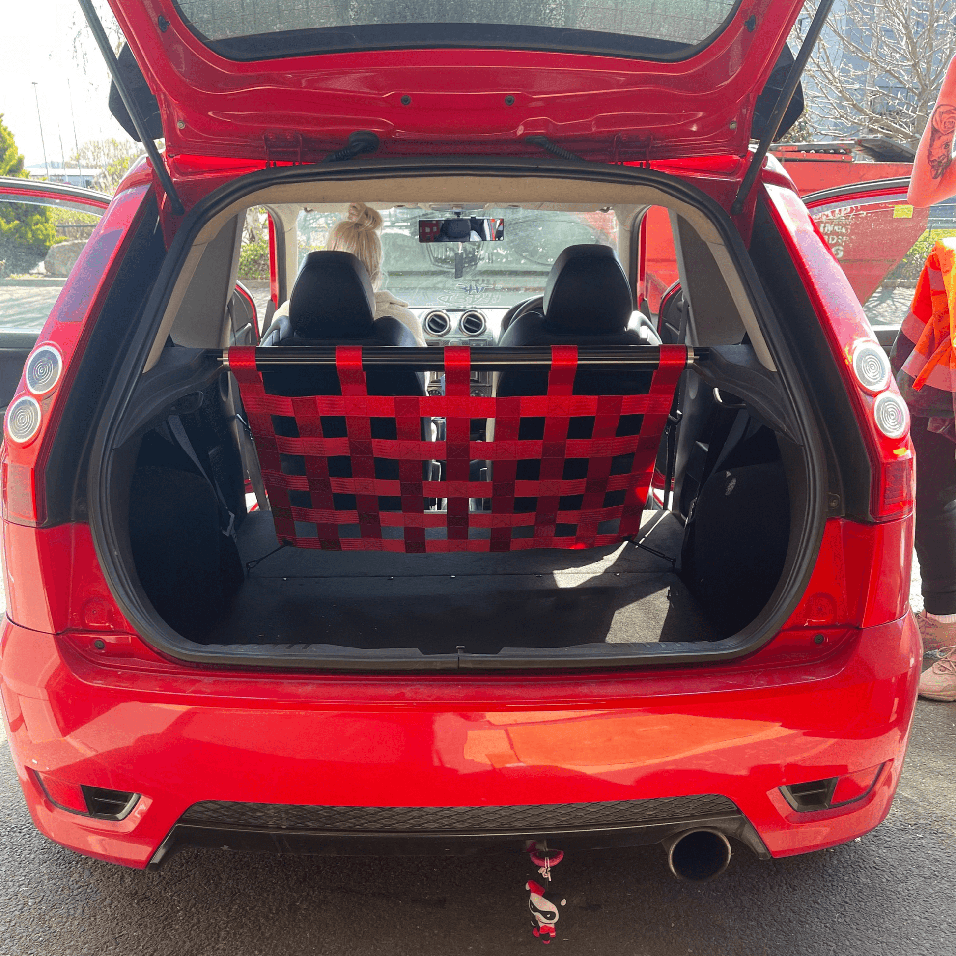 Ford Fiesta Mk6 ST150 Strut bar and Cargo net cargo-nets.co.uk