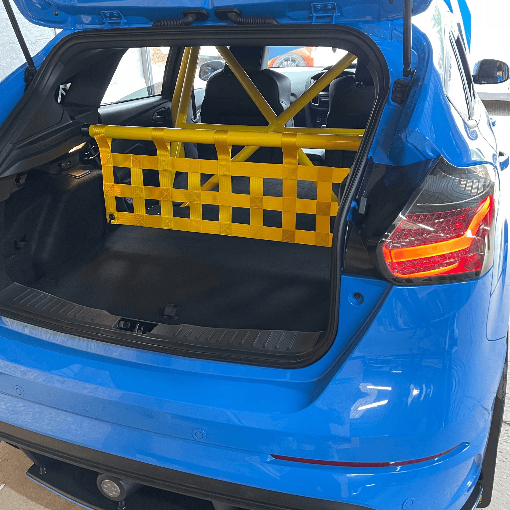 Ford Focus Mk3 ST RS Strut bar and Cargo net cargo-nets.co.uk