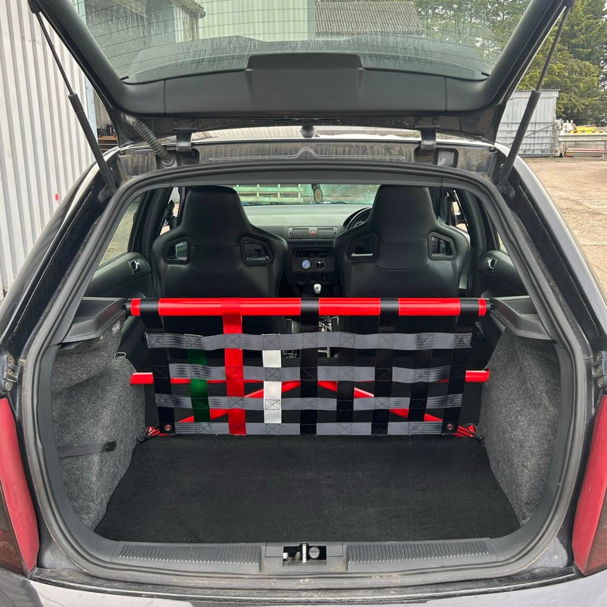 Skoda Fabia vRS Mk1 6Y Strut Bar and Cargo Net cargo-nets.co.uk