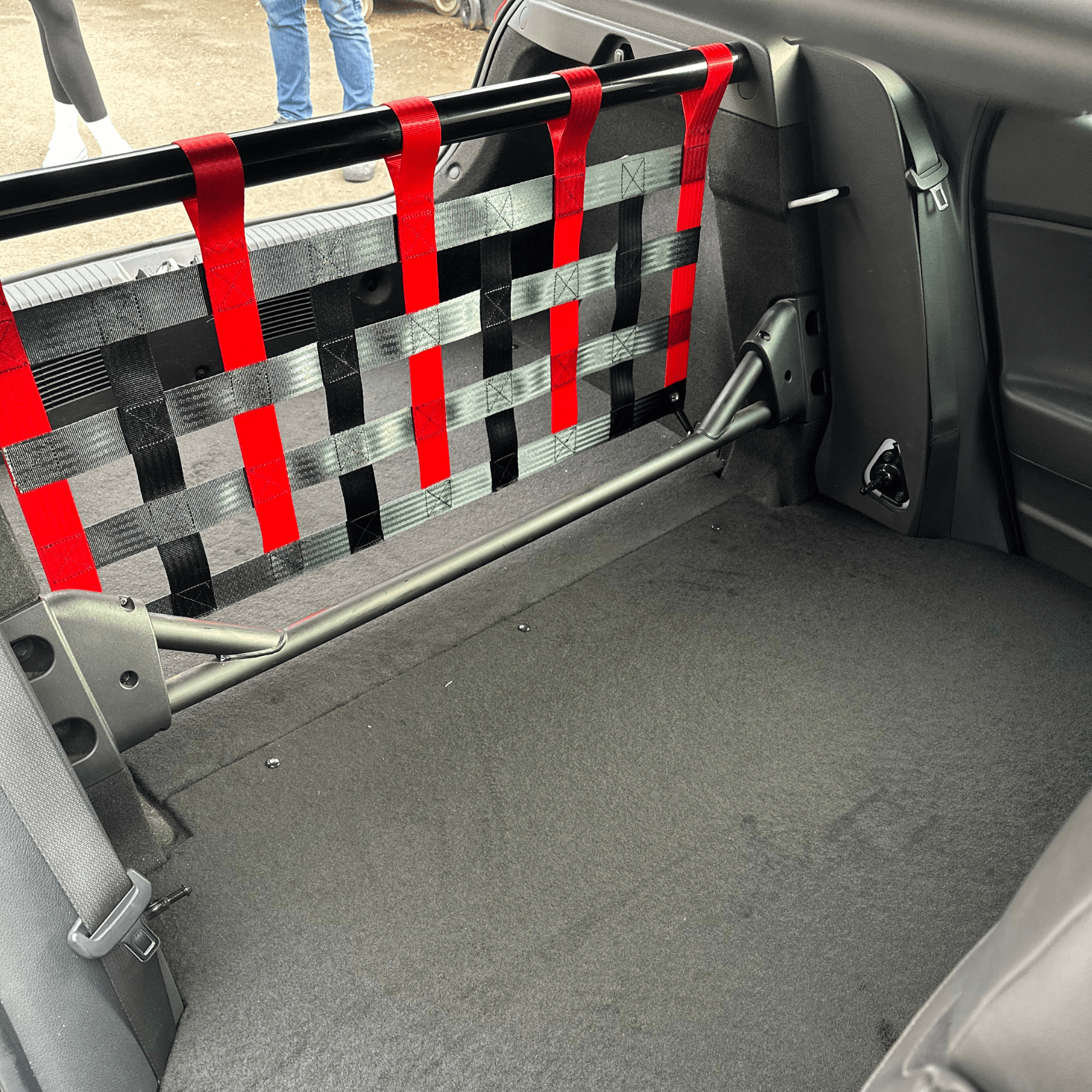 Hyundai i30N Strut bar and Cargo net cargo-nets.co.uk