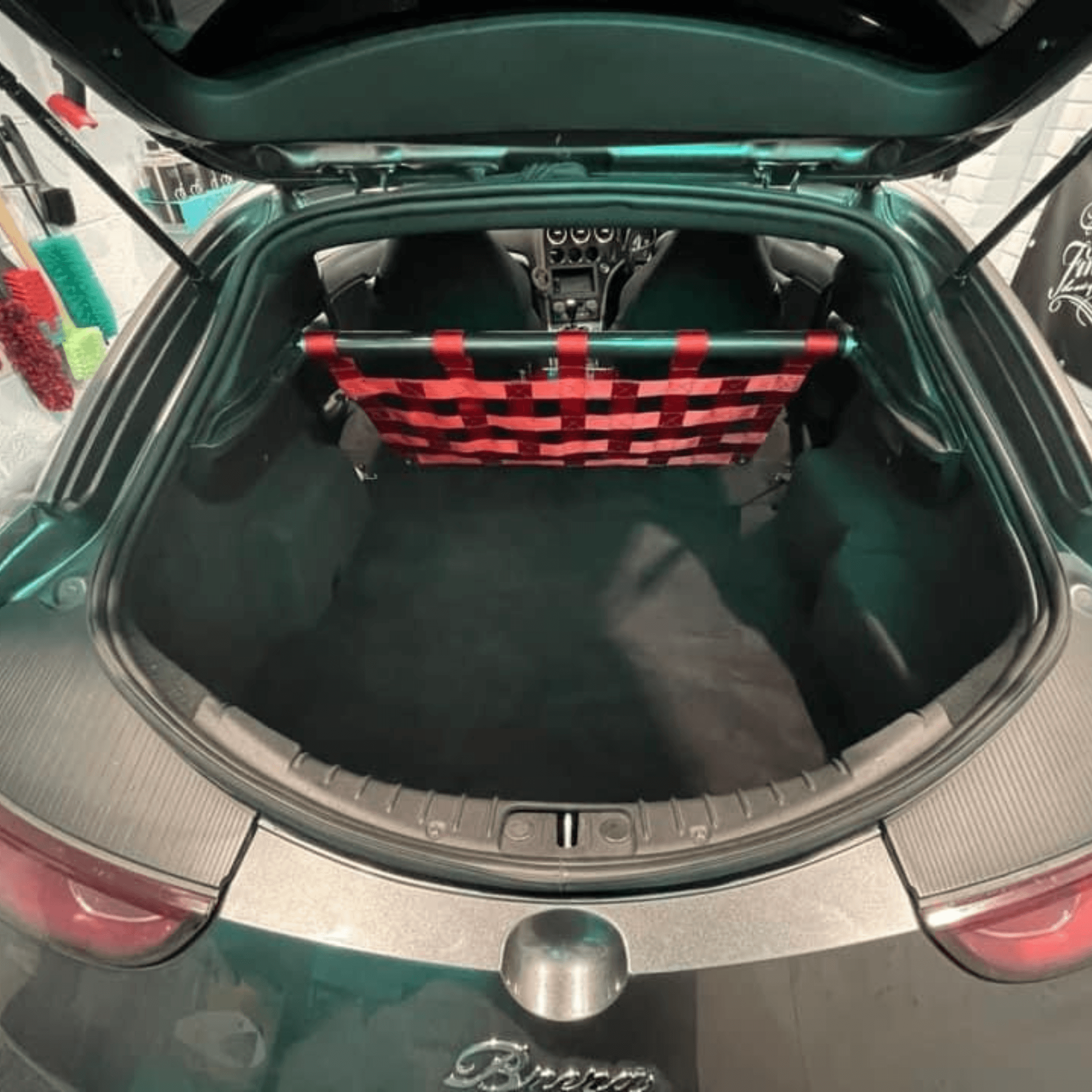 Alfa Romeo Brera Strut bar and Cargo net cargo-nets.co.uk