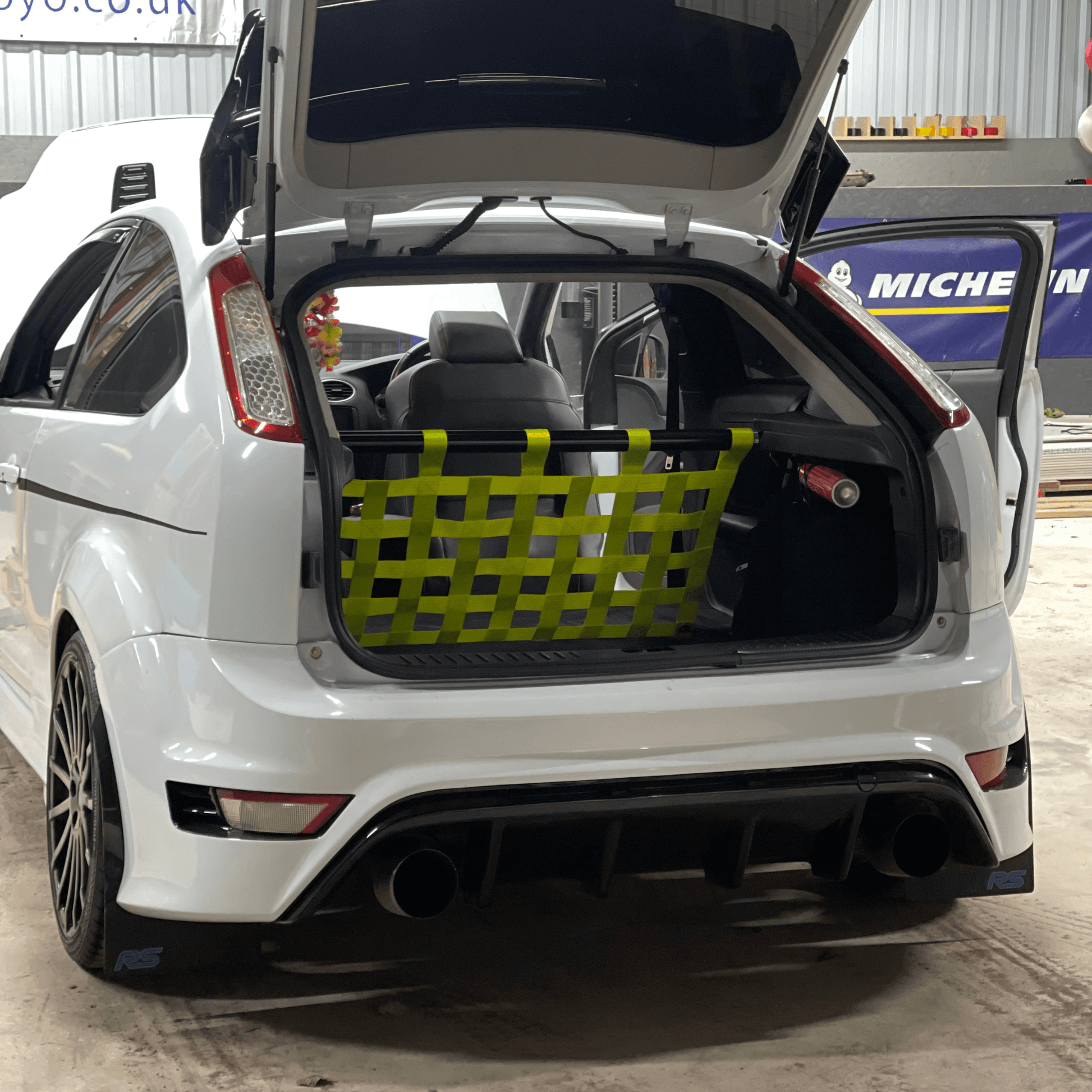 Ford Focus Mk2 ST RS Strut bar and Cargo net cargo-nets.co.uk