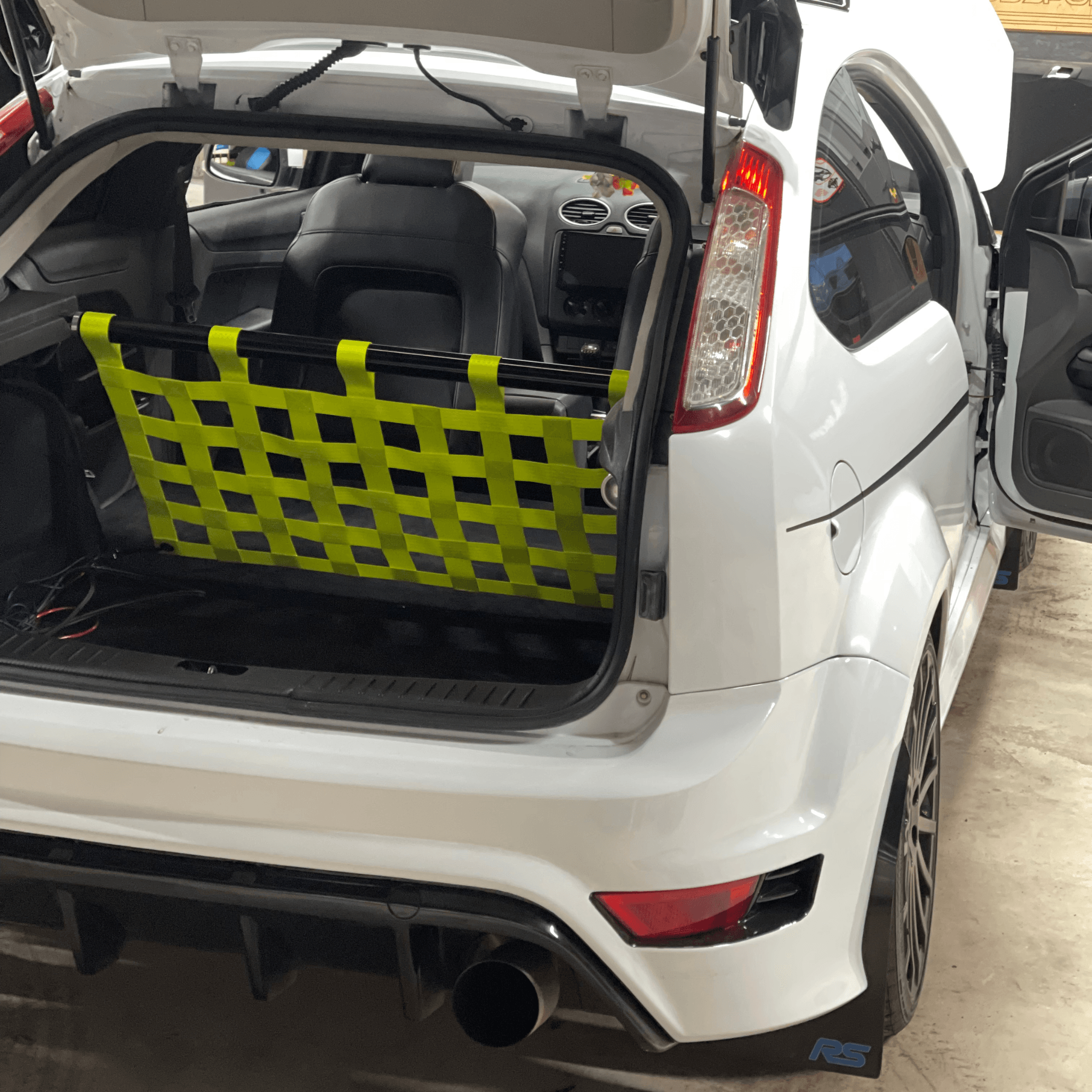 Ford Focus Mk2 ST RS Strut bar and Cargo net cargo-nets.co.uk
