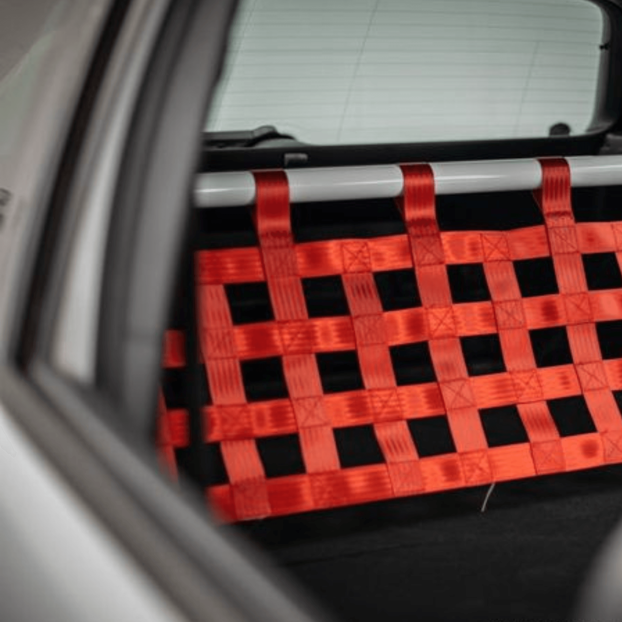 Renault Megane Mk4 RS Strut bar and Cargo net cargo-nets.co.uk