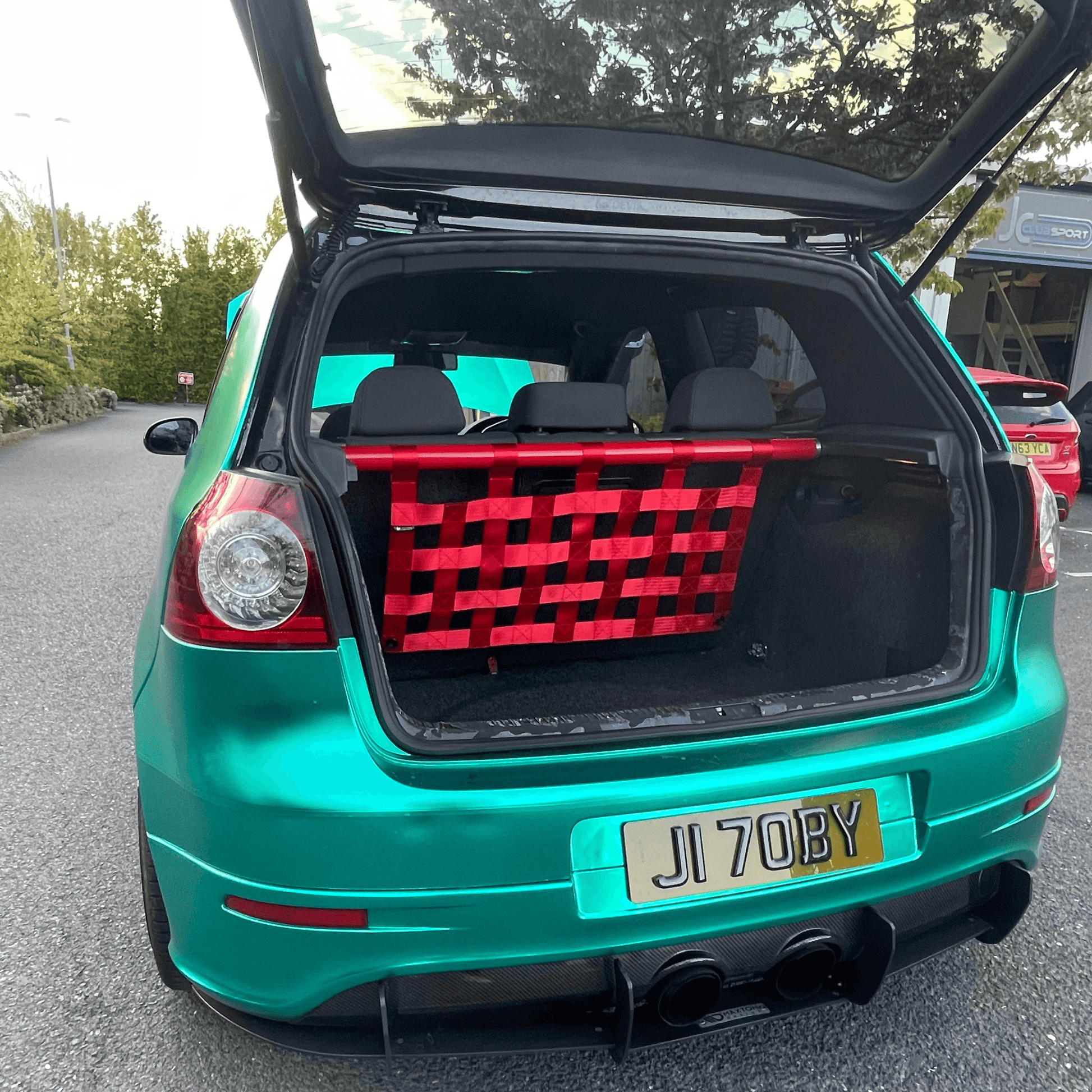 VW Golf Mk5 GTI Strut bar and Cargo net cargo-nets.co.uk