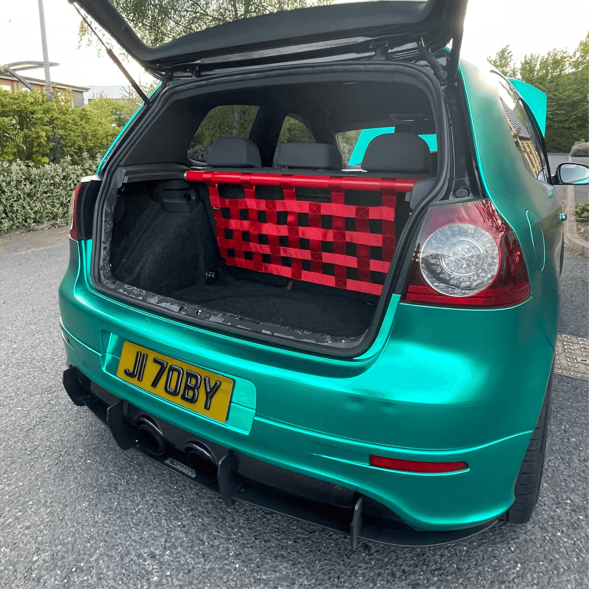 VW Golf Mk5 GTI Strut bar and Cargo net cargo-nets.co.uk