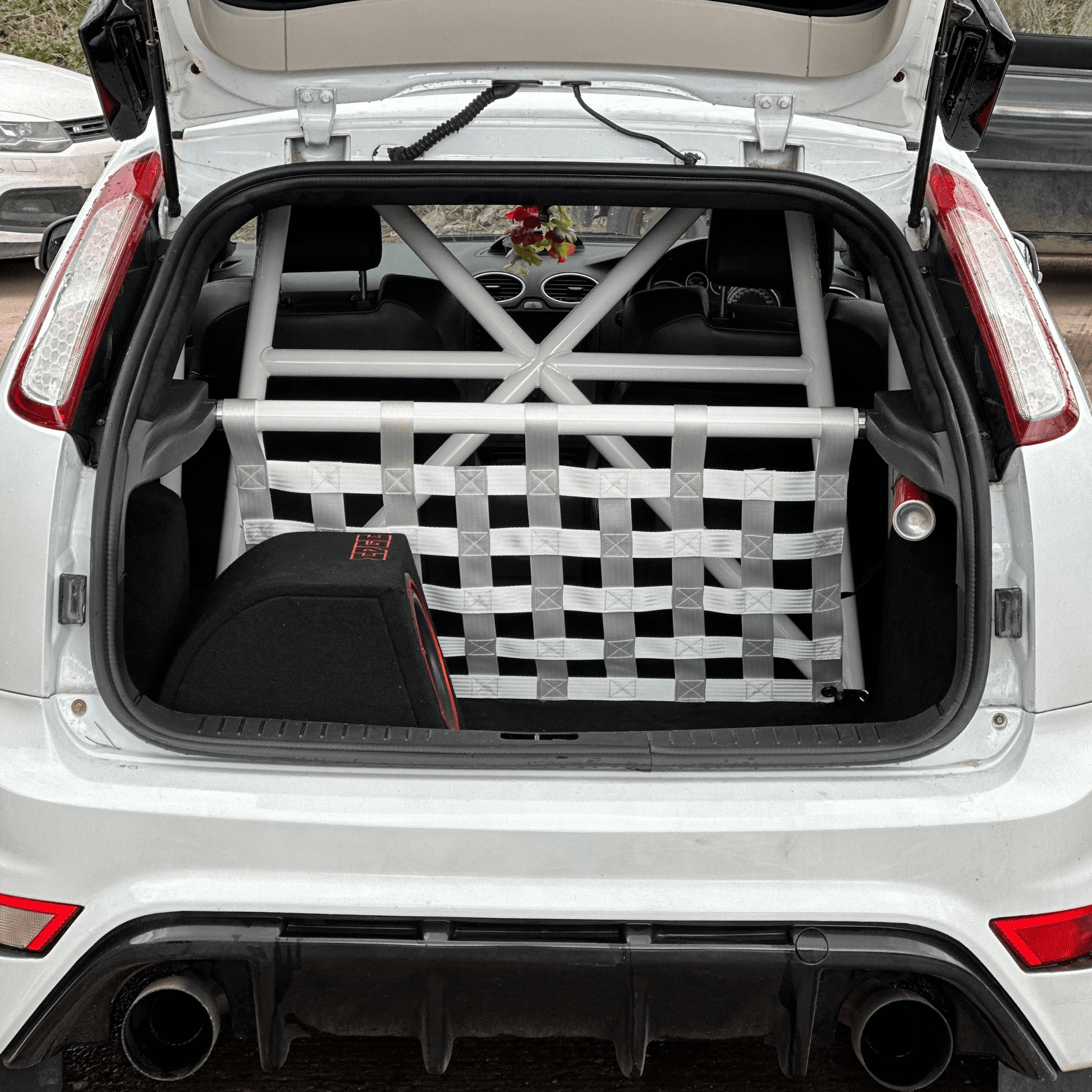 Ford Focus Mk2 ST RS Strut bar and Cargo net cargo-nets.co.uk
