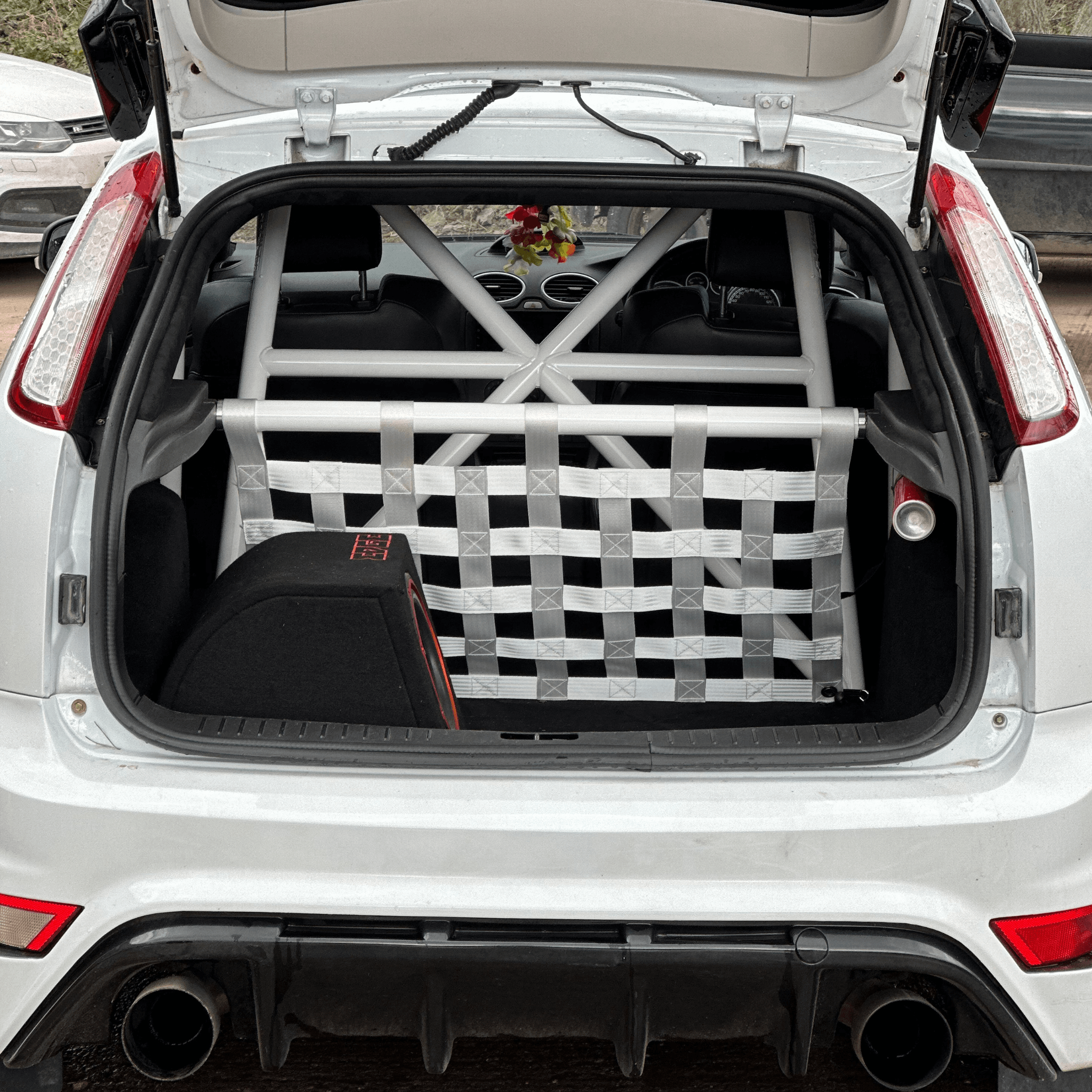 Ford Focus Mk2 ST RS Strut bar and Cargo net cargo-nets.co.uk