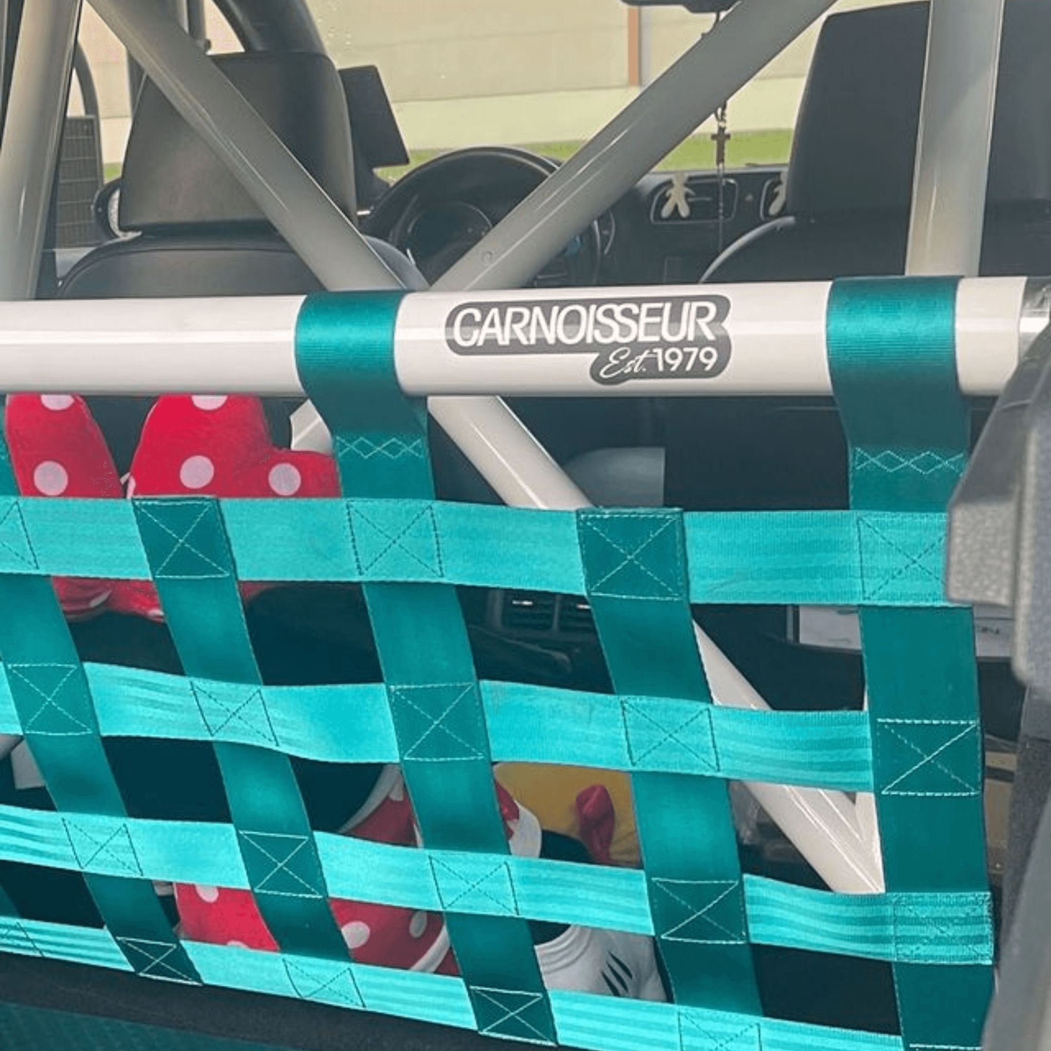 VW Golf Mk6 R GTI Strut bar and Cargo net cargo-nets.co.uk