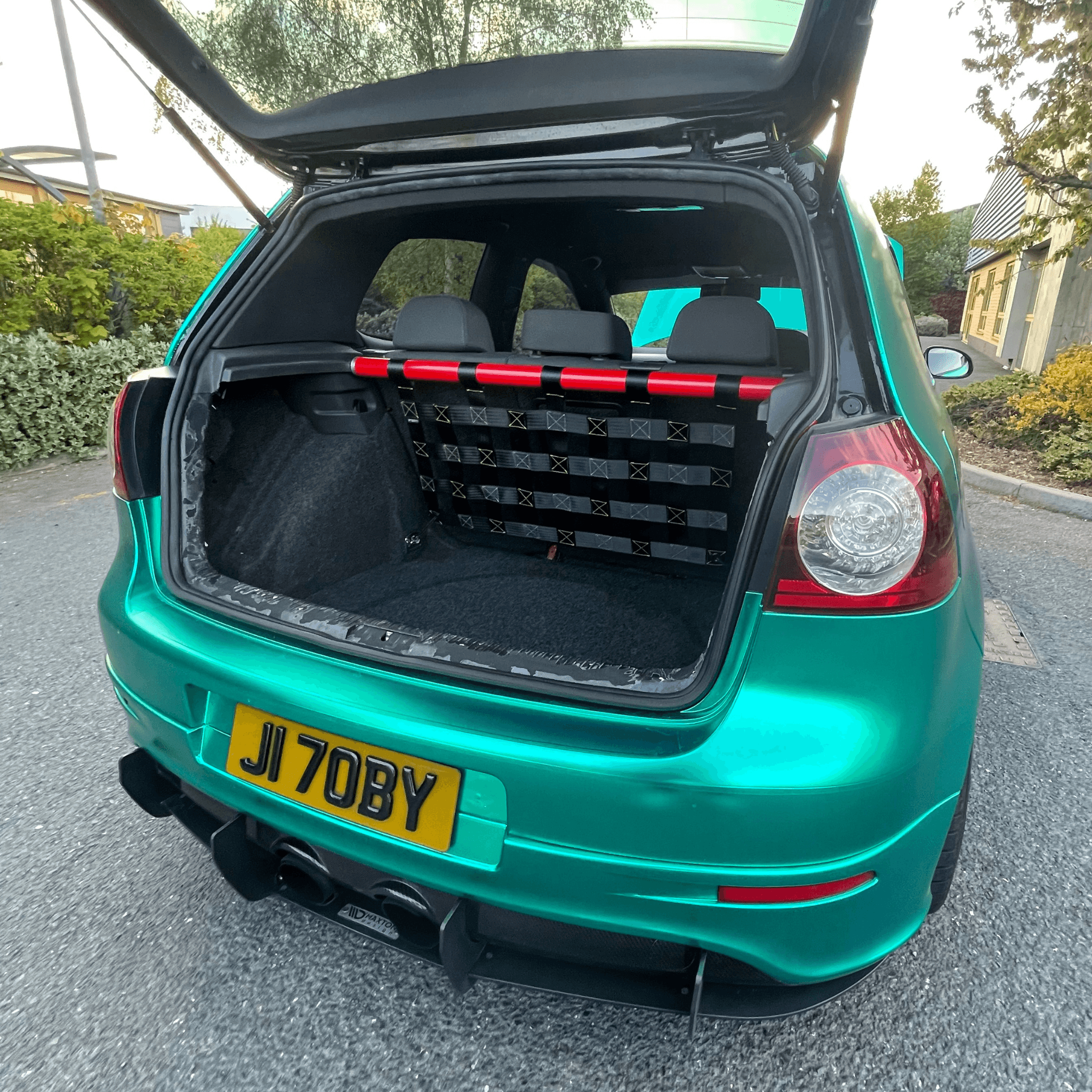 VW Golf Mk5 GTI Strut bar and Cargo net cargo-nets.co.uk
