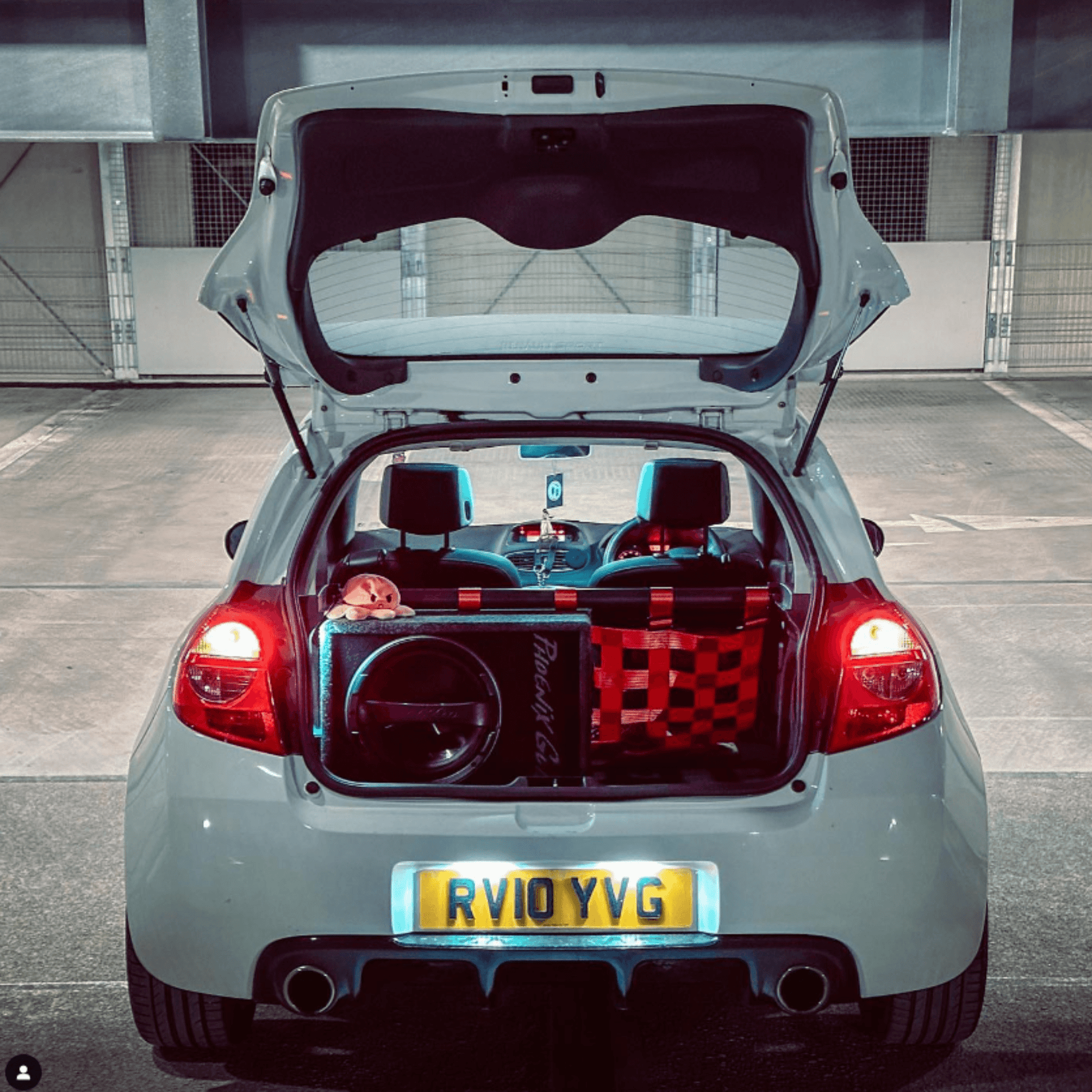 Renault Clio Mk3 197 200 Strut bar and Cargo net cargo-nets.co.uk