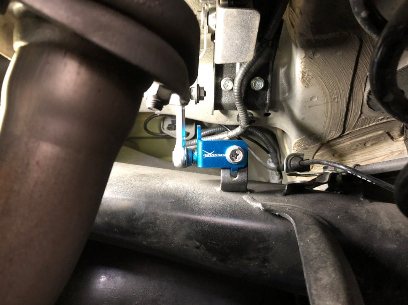 HARDRACE FRONT HEADLIGHT LEVELING BRACKET HardRace