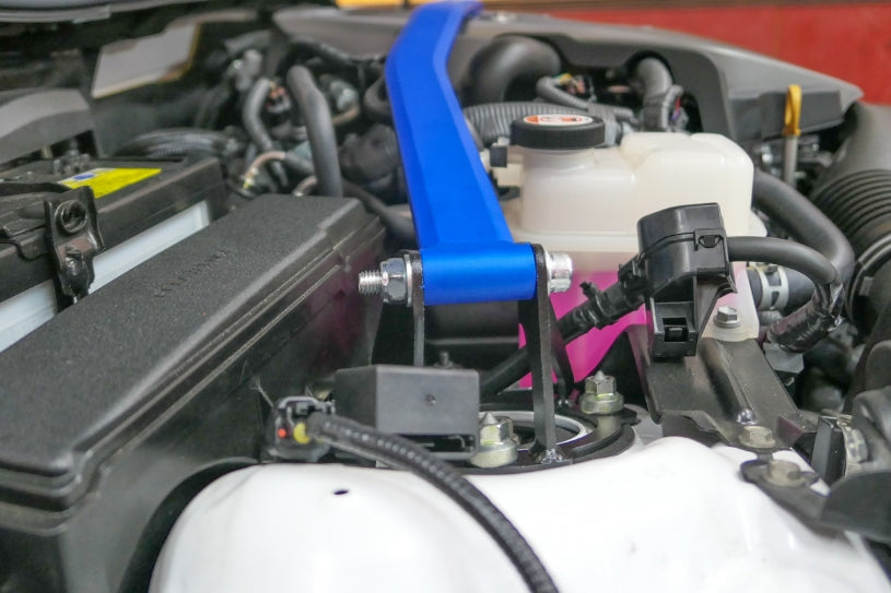HARDRACE FRONT STRUT BRACE HardRace