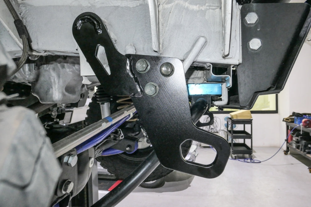 HARDRACE FRONT TOW HOOK KIT HardRace