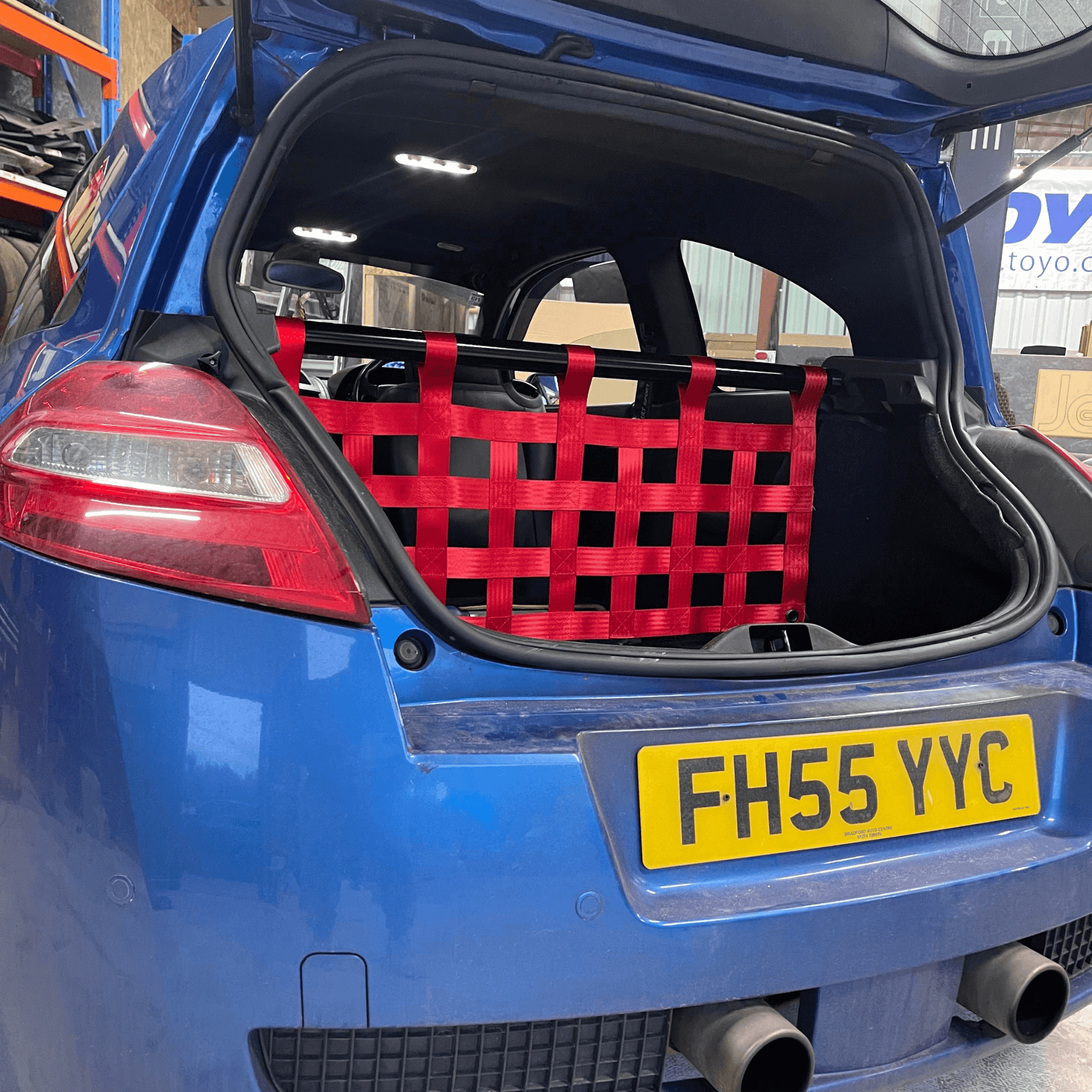 Renault Megane Mk2 RS 225 Strut bar and Cargo net cargo-nets.co.uk