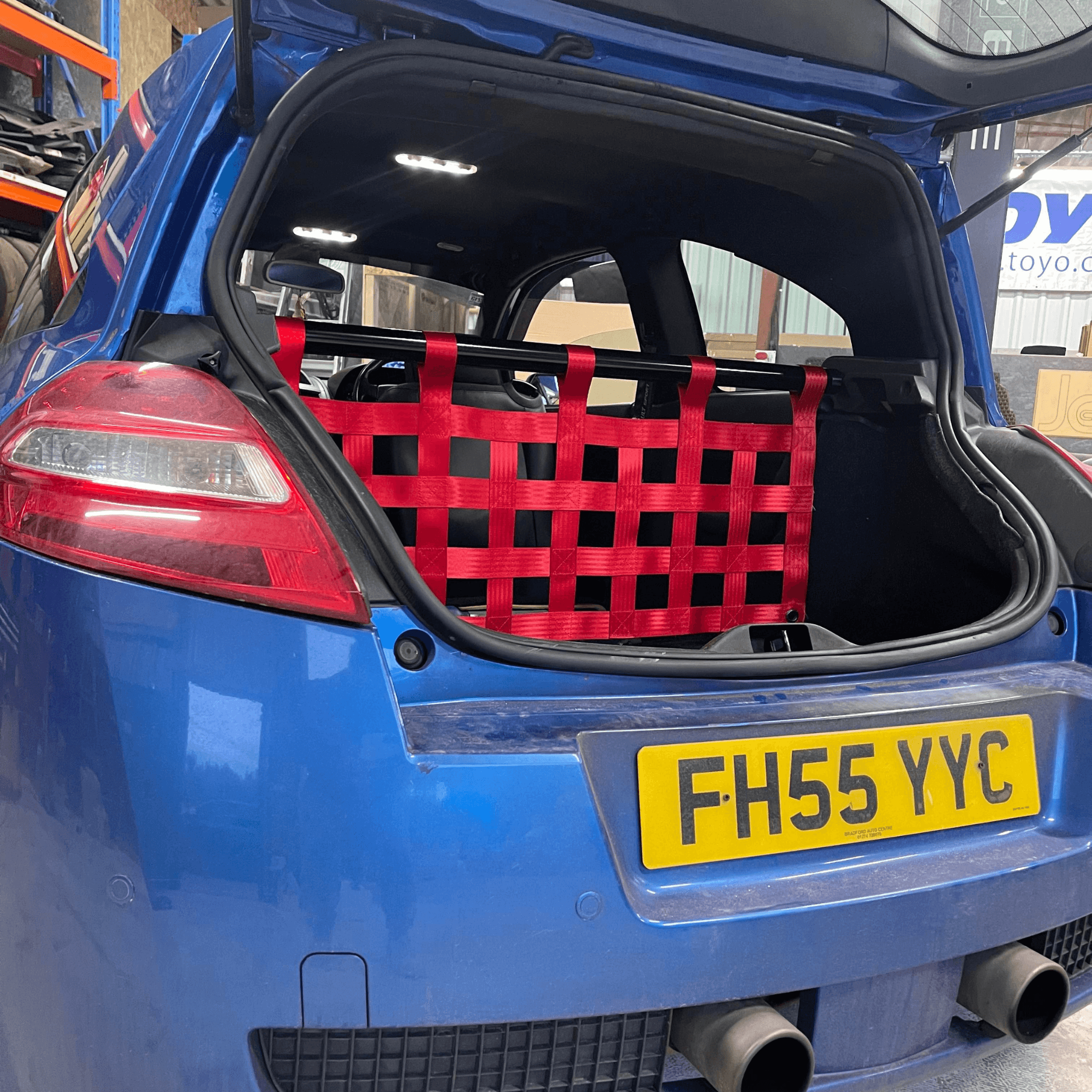 Renault Megane Mk2 RS 225 Strut bar and Cargo net cargo-nets.co.uk