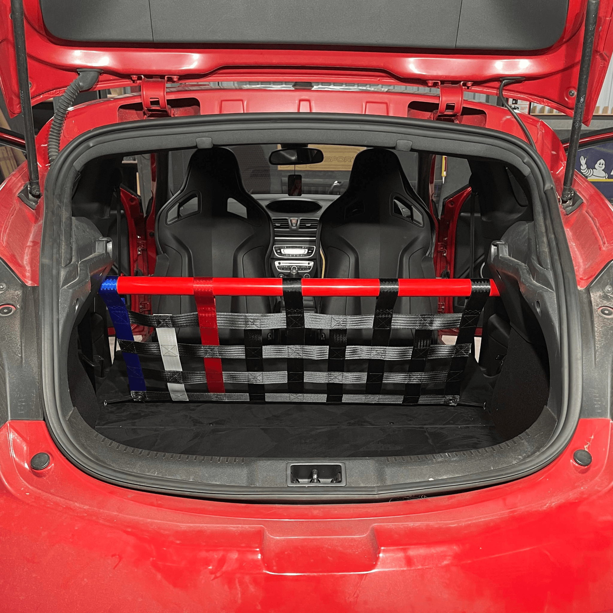 Renault Megane Mk3 RS 250 265 275 Strut bar and Cargo net cargo-nets.co.uk