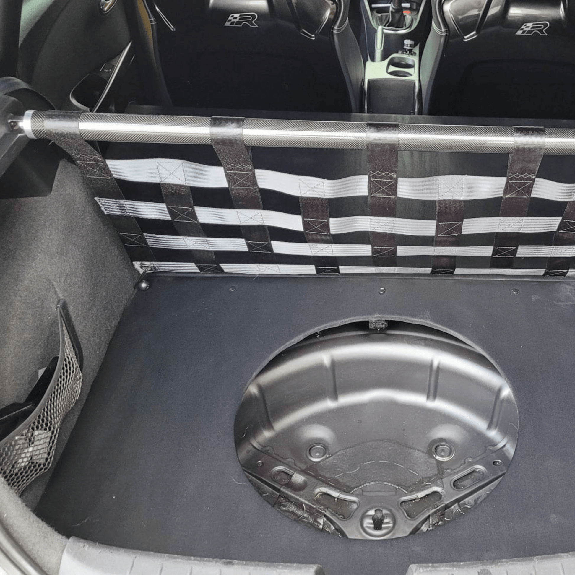 Seat Leon Mk2 Cupra R Strut bar and Cargo net cargo-nets.co.uk