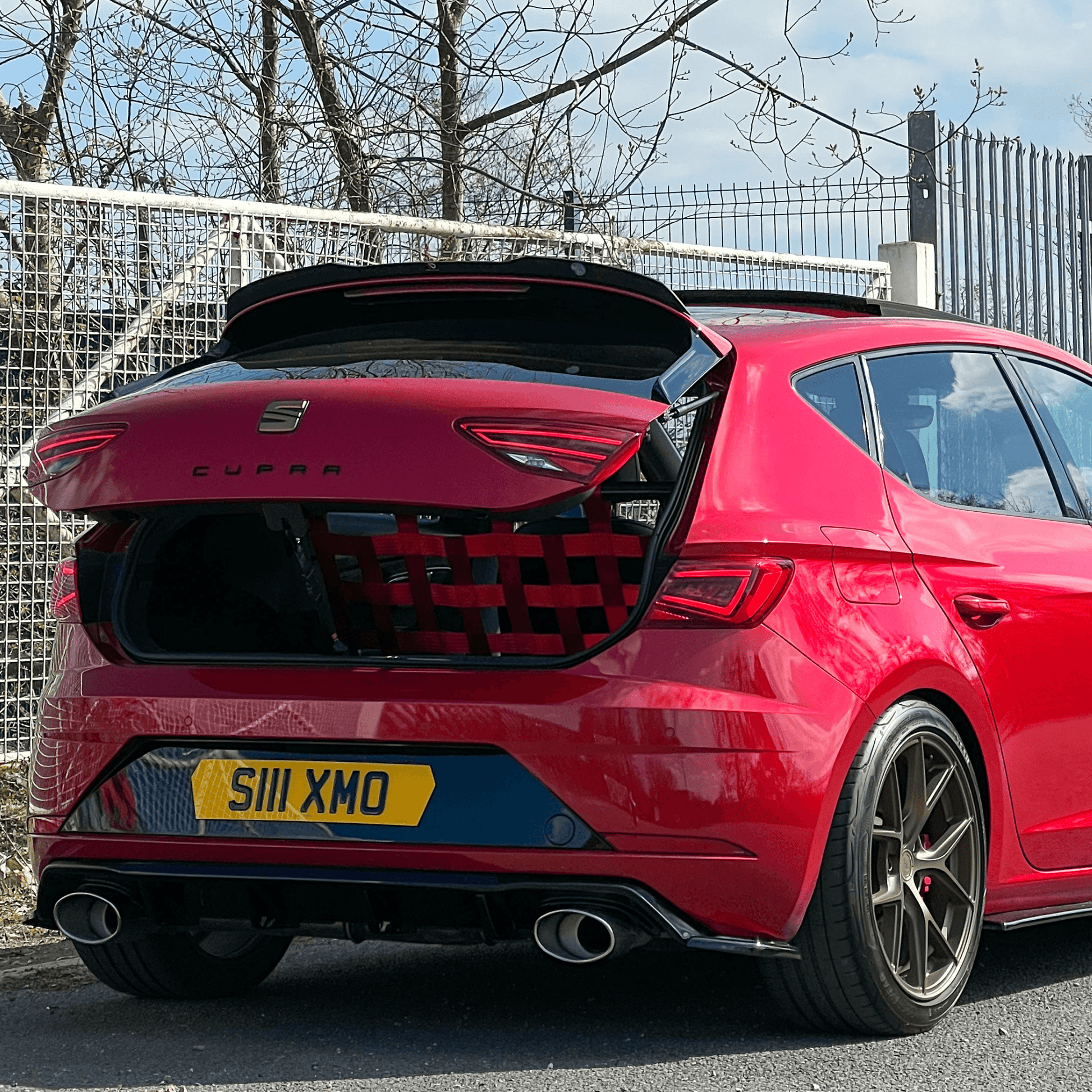 Seat Leon Mk3 Cupra 5F Strut bar and Cargo net cargo-nets.co.uk