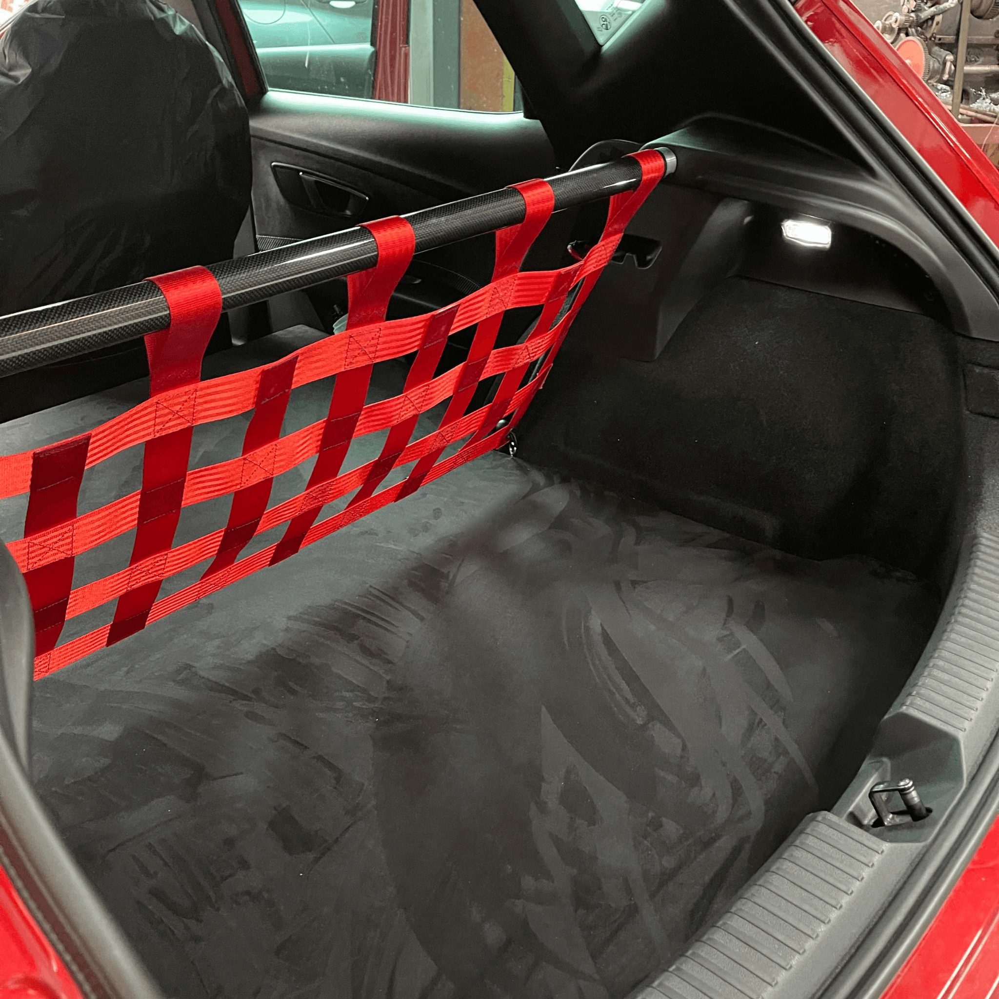 Seat Leon Mk3 Cupra 5F Strut bar and Cargo net cargo-nets.co.uk