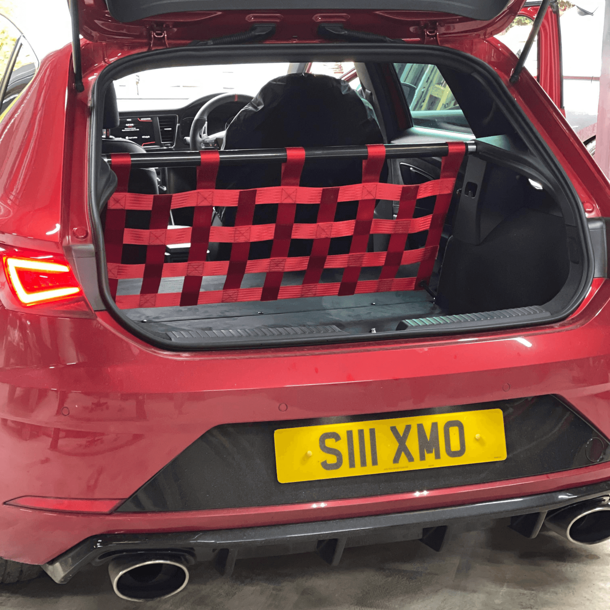 Seat Leon Mk3 Cupra 5F Strut bar and Cargo net cargo-nets.co.uk
