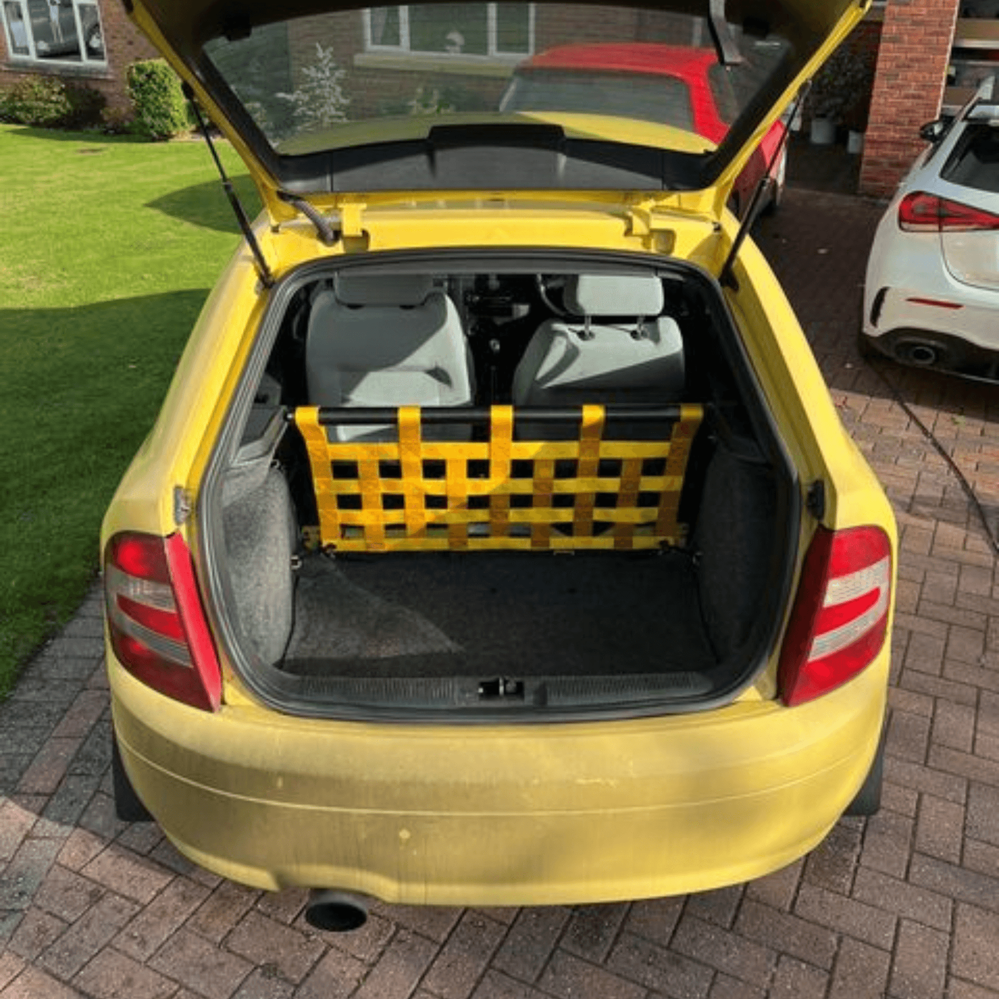 Skoda Fabia vRS Mk1 6Y Strut Bar and Cargo Net cargo-nets.co.uk