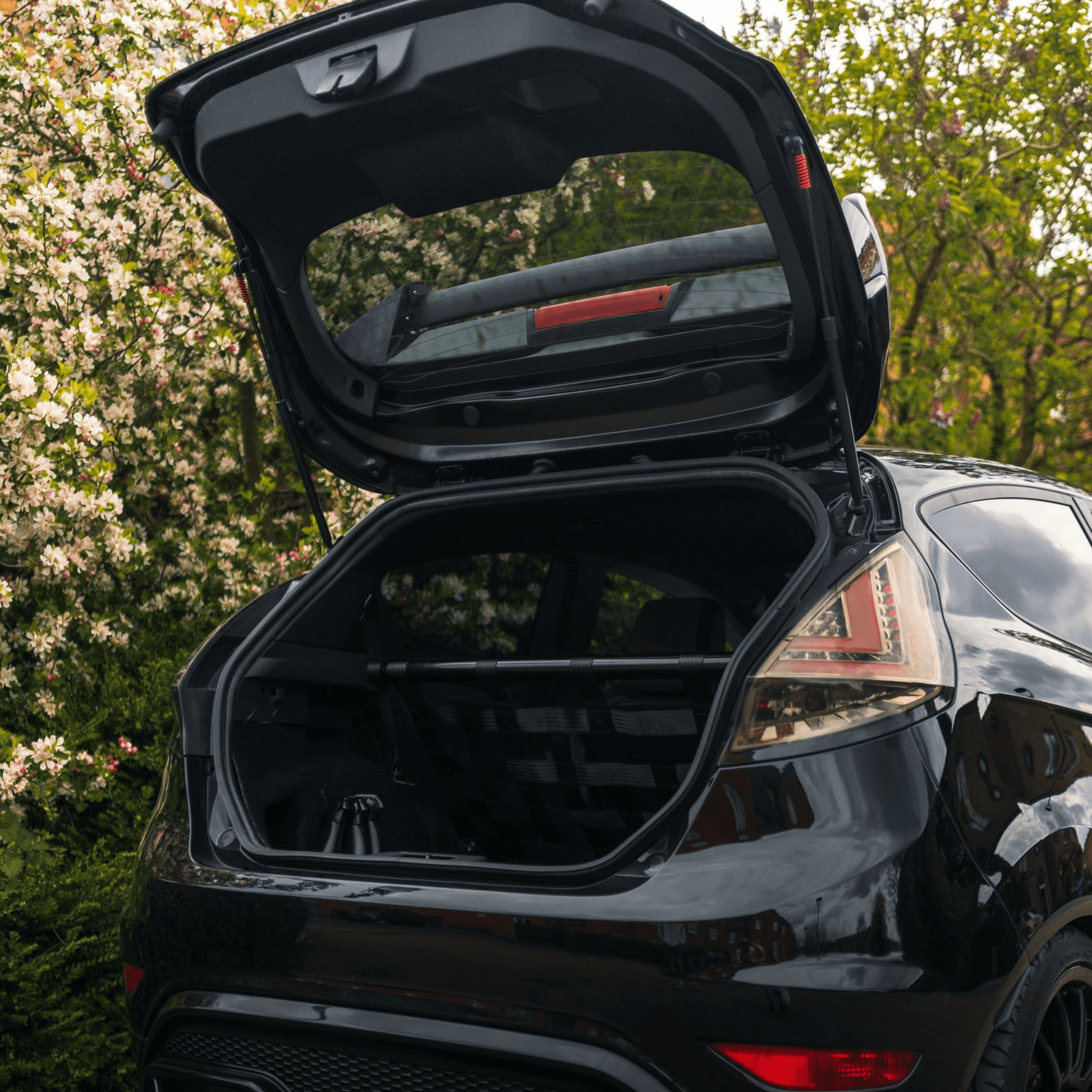 Ford Fiesta Mk7 Mk7.5 ST180 Strut bar and Cargo net cargo-nets.co.uk