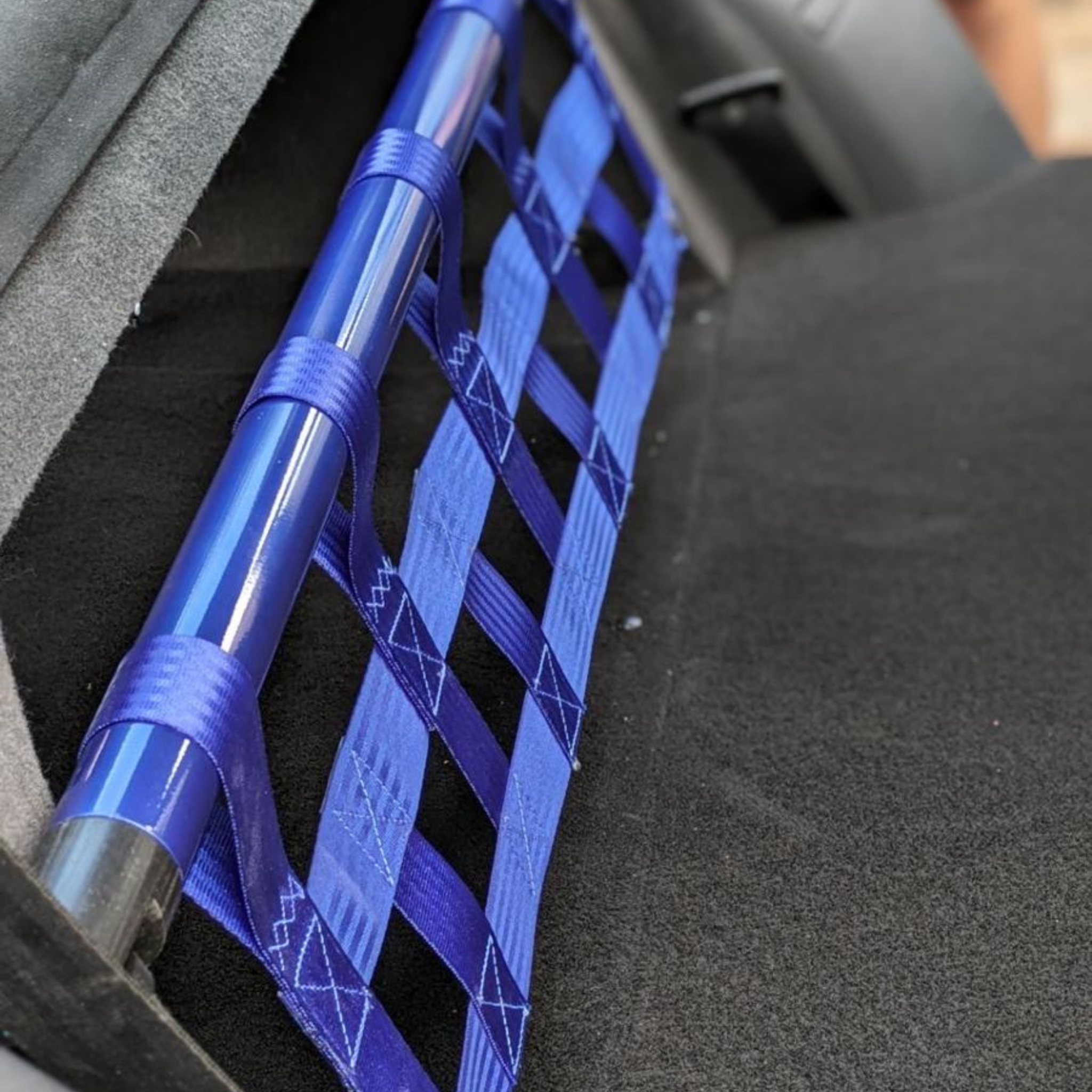 Volkswagen Bora 1J Strut Bar and Cargo Net cargo-nets.co.uk