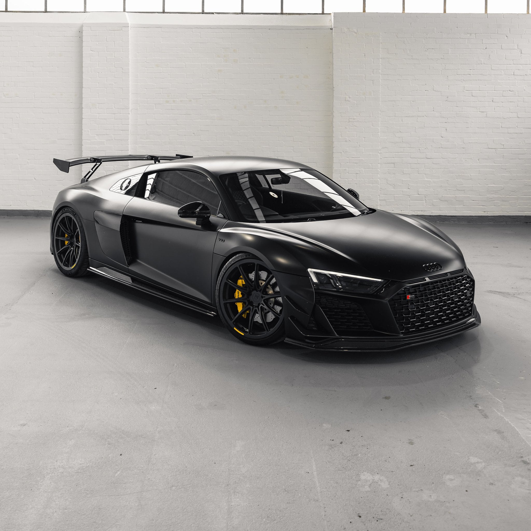 Audi R8 4S Facelift Pre-Preg Carbon Fibre Front Splitter by FORM FORM Industries