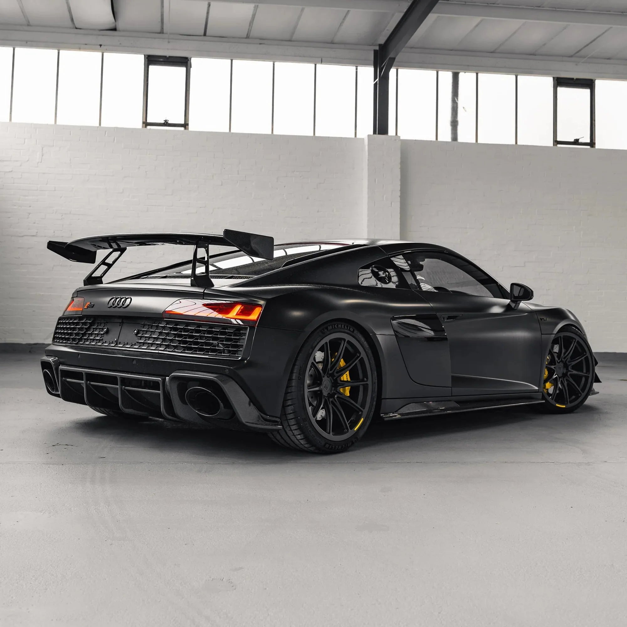 Audi R8 4S Facelift Pre-Preg Carbon Fibre Full Body Kit by FORM
