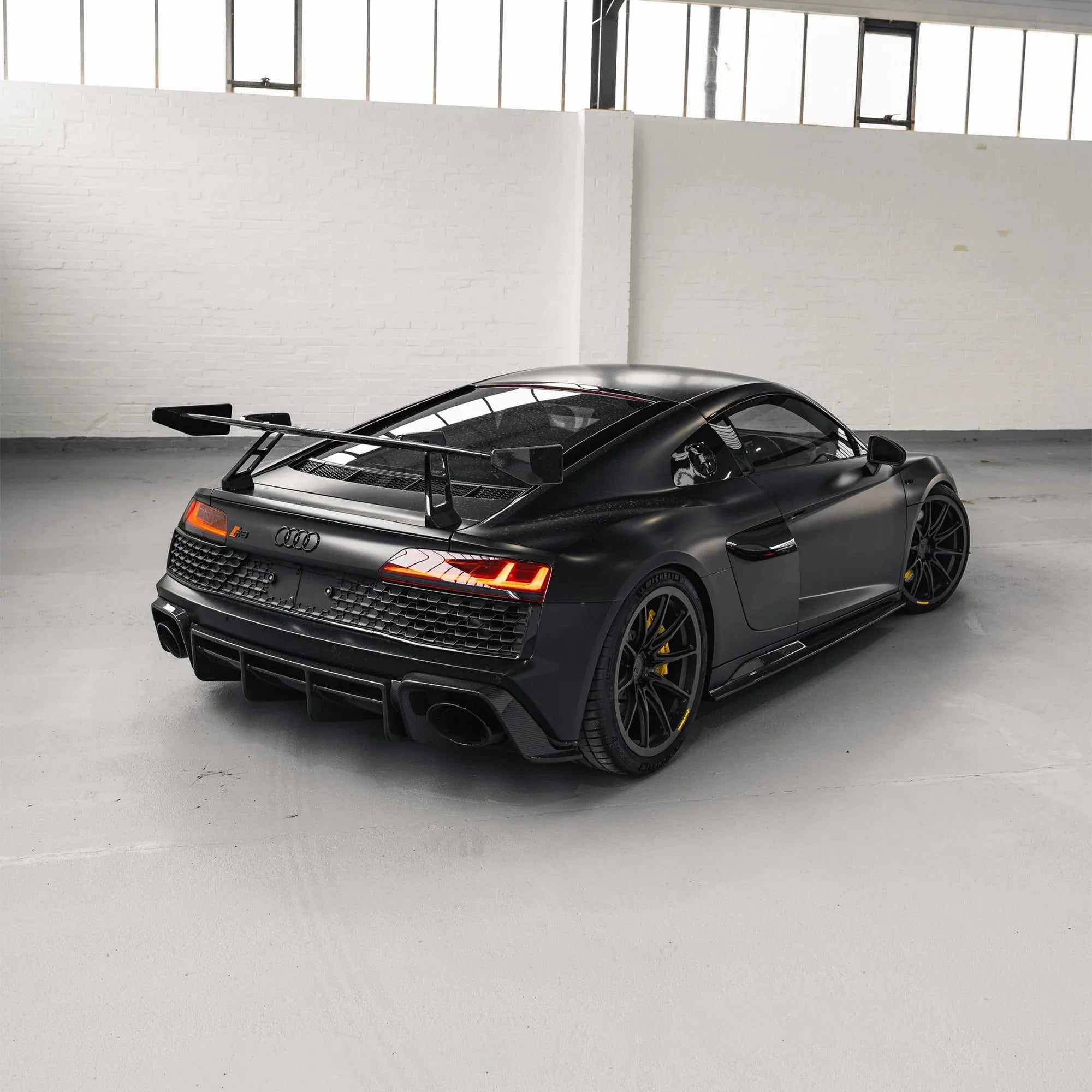 Audi R8 4S Facelift Pre-Preg Carbon Fibre Full Body Kit by FORM
