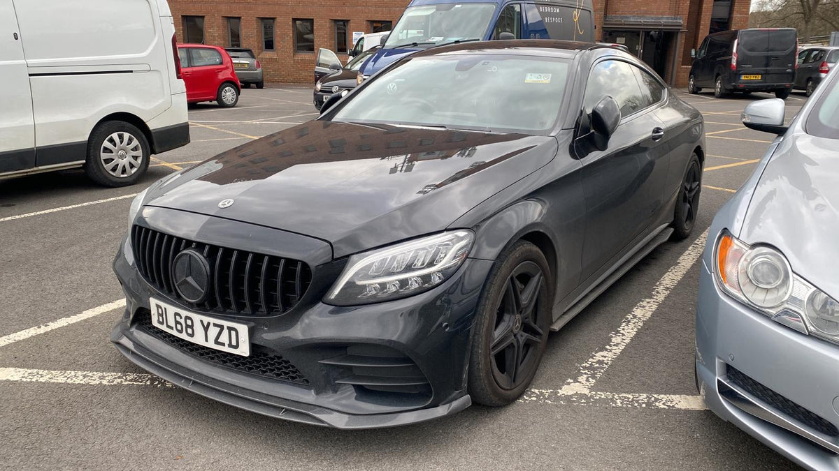 MERCEDES W205 C CLASS 2014-2018 BLACK GRILLE (WITHOUT CAMERA)