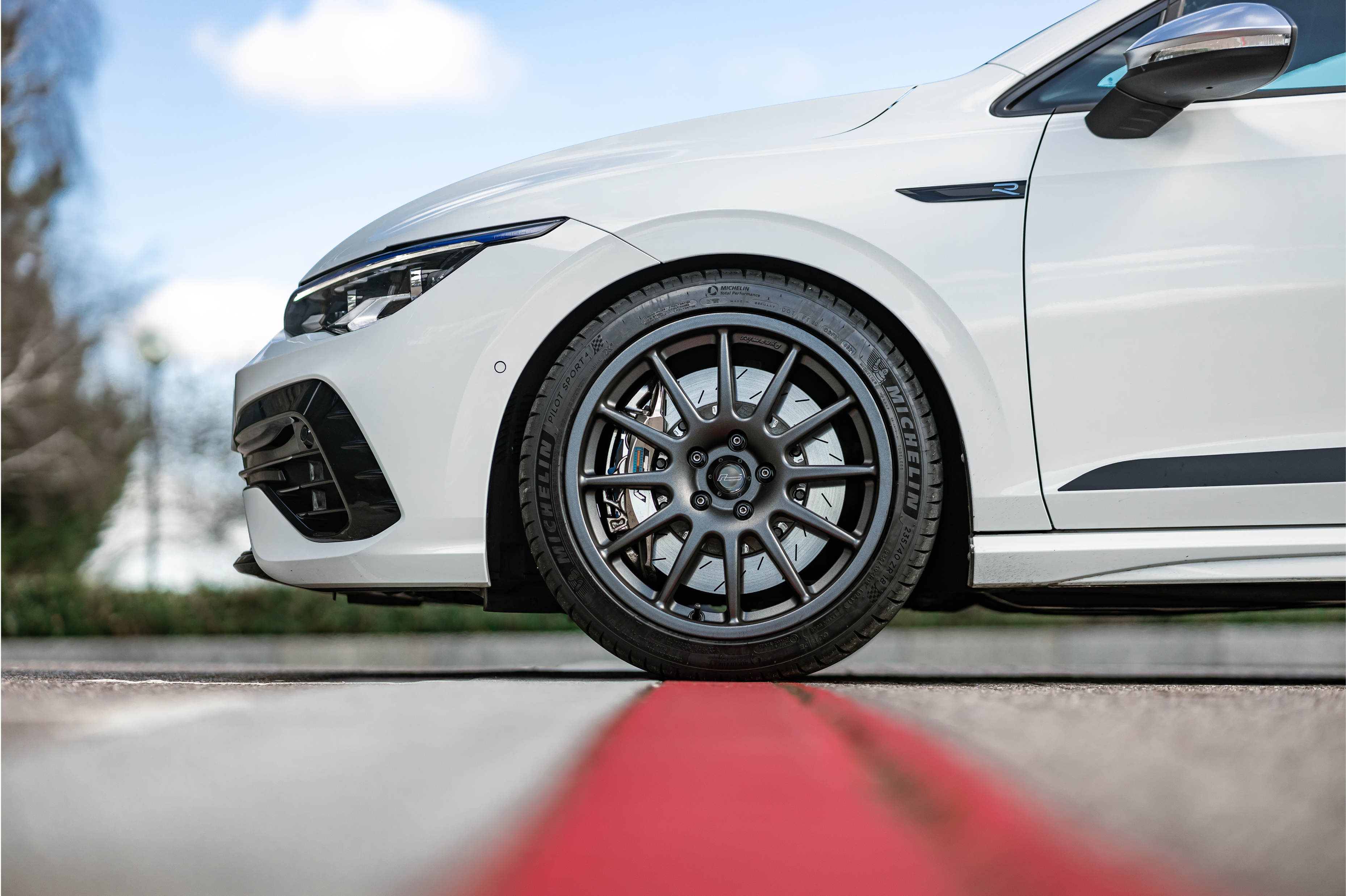 Racingline Cup Edition Wheels 18x8.5j - 5x112 (57.1CB) - ET45