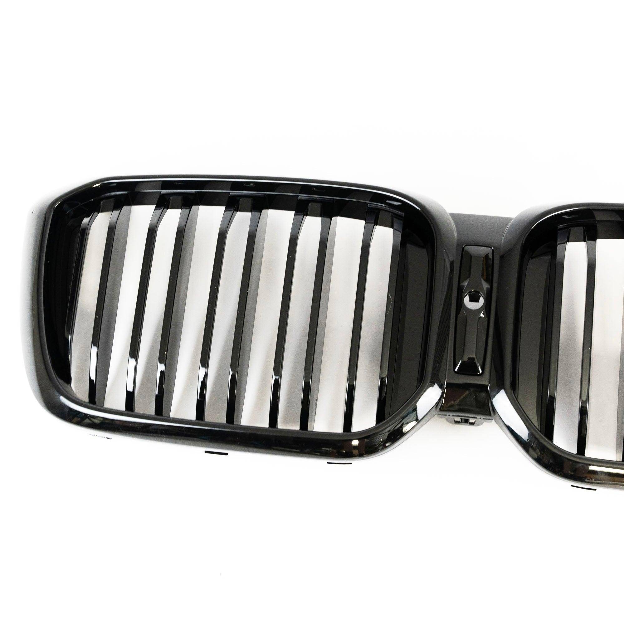 BMW X3 G01 LCI & X4 G02 LCI Gloss Black Kidney Grille by FORM (2021-2024) FORM Industries