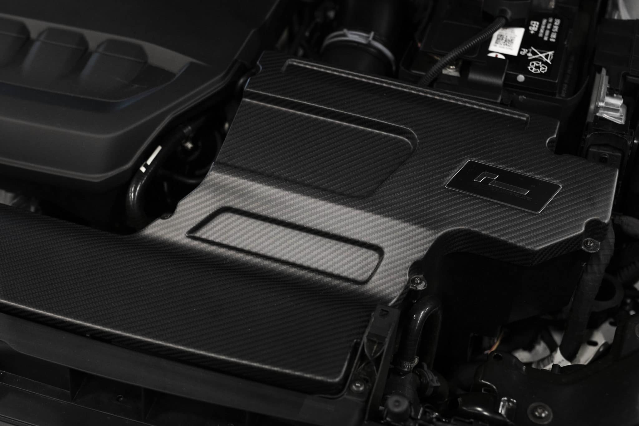 Racingline R600 Carbon Fibre Intake Lid - Gloss/Matte Finish