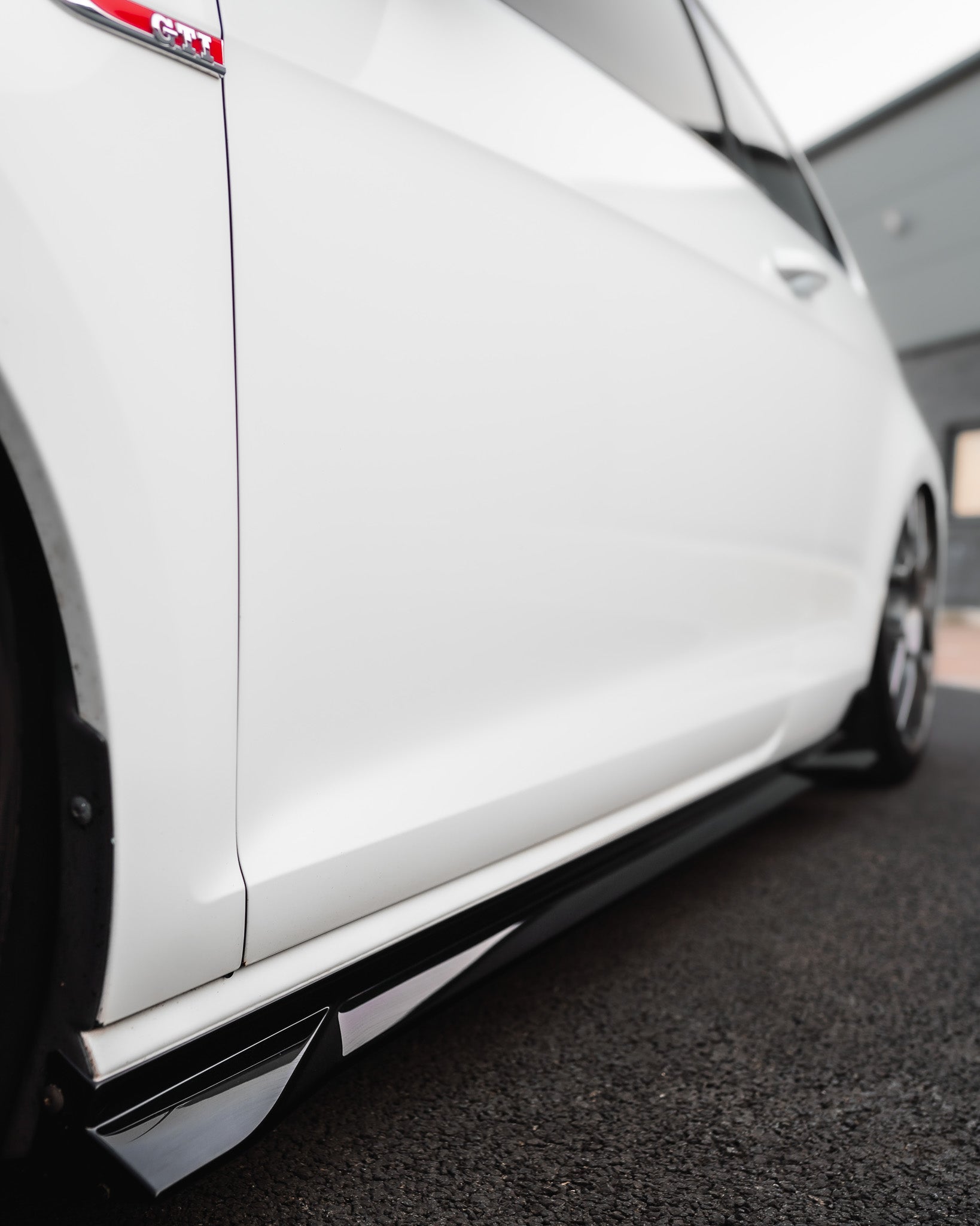 VW Golf, Golf GTI & Golf R Mk7 / Mk7.5 EVO-1 Gloss Black Side Skirts by ZAERO (2014-2020)