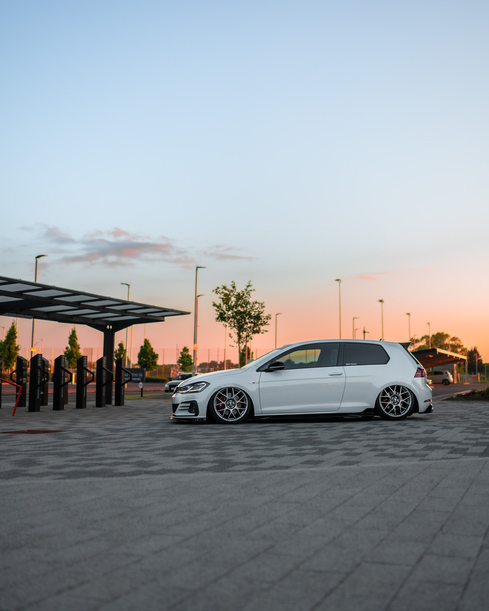 VW Golf, Golf GTI & Golf R Mk7 / Mk7.5 EVO-1 Gloss Black Side Skirts by ZAERO (2014-2020)